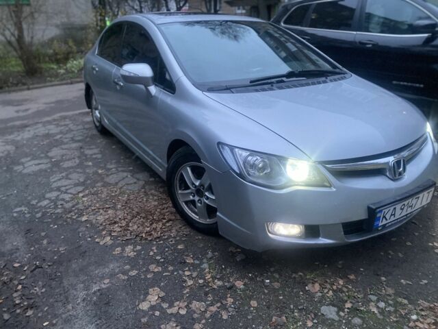 Серый Хонда Цивик, объемом двигателя 1.8 л и пробегом 250 тыс. км за 4900 $, фото 1 на Automoto.ua
