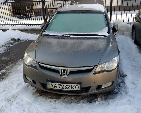Серый Хонда Цивик, объемом двигателя 1.8 л и пробегом 187 тыс. км за 6900 $, фото 1 на Automoto.ua