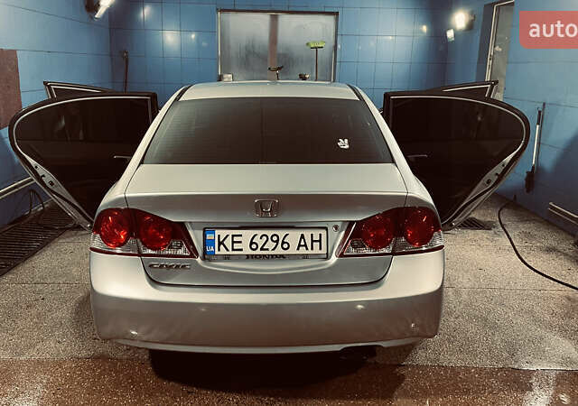 Серый Хонда Цивик, объемом двигателя 1.8 л и пробегом 199 тыс. км за 7500 $, фото 1 на Automoto.ua