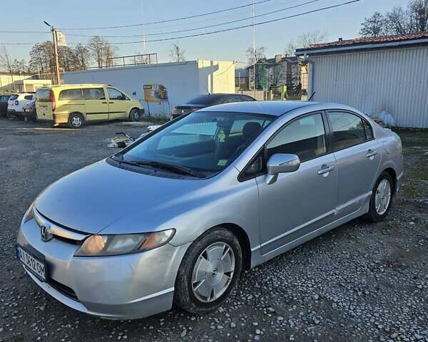 Серый Хонда Цивик, объемом двигателя 1.3 л и пробегом 200 тыс. км за 2900 $, фото 1 на Automoto.ua