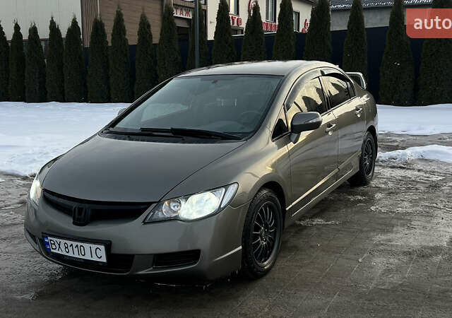 Серый Хонда Цивик, объемом двигателя 1.8 л и пробегом 280 тыс. км за 5900 $, фото 1 на Automoto.ua