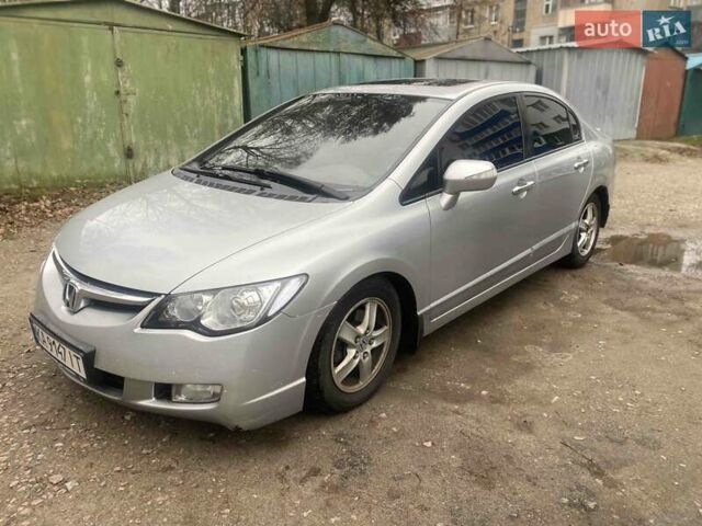 Серый Хонда Цивик, объемом двигателя 1.8 л и пробегом 250 тыс. км за 4800 $, фото 1 на Automoto.ua