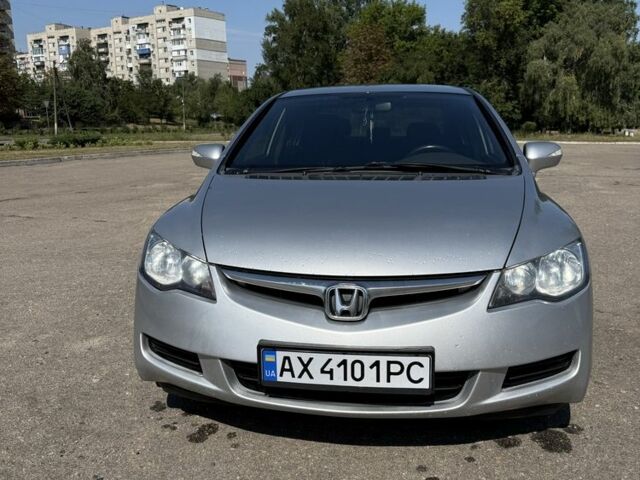 Серый Хонда Цивик, объемом двигателя 1.8 л и пробегом 241 тыс. км за 5015 $, фото 1 на Automoto.ua