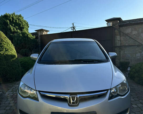 Хонда Цивик 2007 в Львове на Automoto.ua Серый Хонда Цивик, объемом двигателя 1.34 л и пробегом 194 тыс. км за 4999 $, фото 1 на Automoto.ua