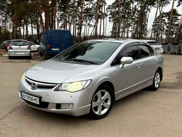 Серый Хонда Цивик, объемом двигателя 1.8 л и пробегом 230 тыс. км за 6200 $, фото 1 на Automoto.ua