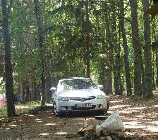 Серый Хонда Цивик, объемом двигателя 1.8 л и пробегом 312 тыс. км за 5700 $, фото 1 на Automoto.ua