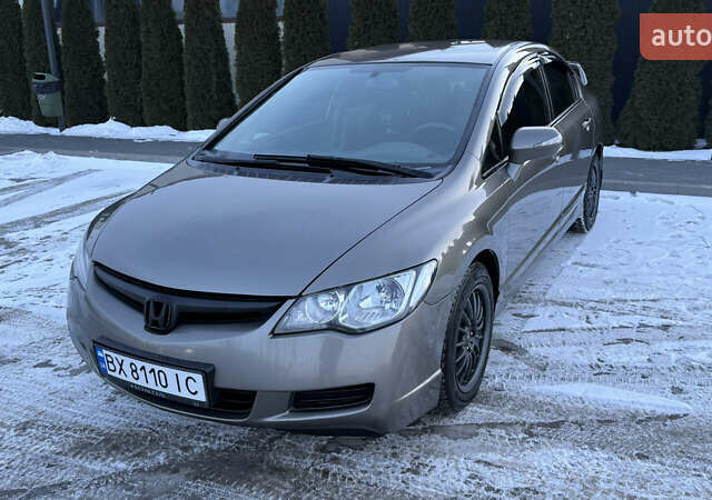 Серый Хонда Цивик, объемом двигателя 1.8 л и пробегом 277 тыс. км за 5900 $, фото 1 на Automoto.ua