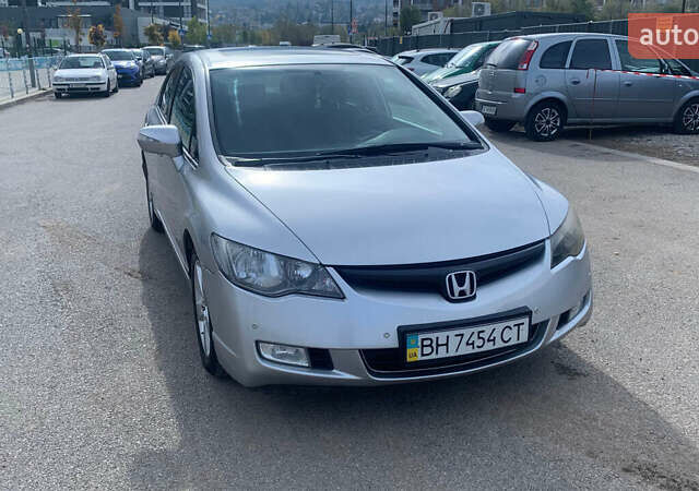 Серый Хонда Цивик, объемом двигателя 1.8 л и пробегом 187 тыс. км за 5800 $, фото 1 на Automoto.ua