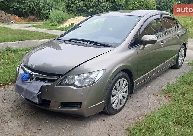 Серый Хонда Цивик, объемом двигателя 1.8 л и пробегом 160 тыс. км за 7700 $, фото 1 на Automoto.ua