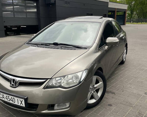 Серый Хонда Цивик, объемом двигателя 1.8 л и пробегом 238 тыс. км за 5750 $, фото 1 на Automoto.ua