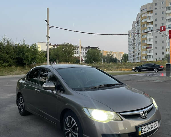 Серый Хонда Цивик, объемом двигателя 1.8 л и пробегом 298 тыс. км за 5200 $, фото 1 на Automoto.ua