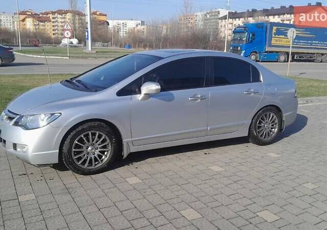 Серый Хонда Цивик, объемом двигателя 1.8 л и пробегом 162 тыс. км за 8300 $, фото 1 на Automoto.ua