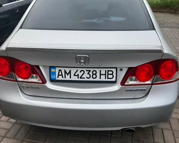 Серый Хонда Цивик, объемом двигателя 1.3 л и пробегом 184 тыс. км за 6900 $, фото 1 на Automoto.ua