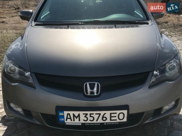 Серый Хонда Цивик, объемом двигателя 1.8 л и пробегом 237 тыс. км за 5500 $, фото 1 на Automoto.ua
