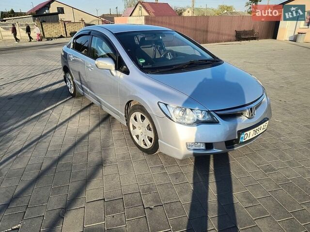 Серый Хонда Цивик, объемом двигателя 1.8 л и пробегом 240 тыс. км за 5000 $, фото 1 на Automoto.ua