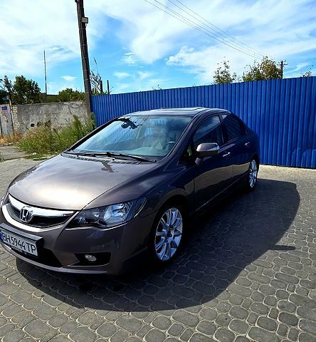 Сірий Хонда Сівік, об'ємом двигуна 1.3 л та пробігом 254 тис. км за 5800 $, фото 1 на Automoto.ua