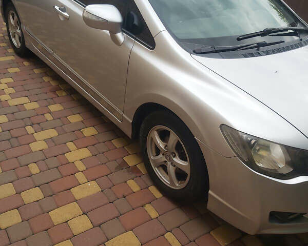 Серый Хонда Цивик, объемом двигателя 1.34 л и пробегом 170 тыс. км за 7000 $, фото 1 на Automoto.ua