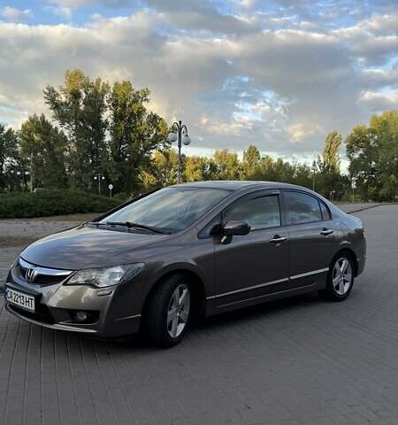 Серый Хонда Цивик, объемом двигателя 1.8 л и пробегом 237 тыс. км за 8500 $, фото 1 на Automoto.ua