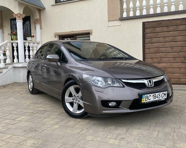 Серый Хонда Цивик, объемом двигателя 1.8 л и пробегом 187 тыс. км за 7999 $, фото 1 на Automoto.ua