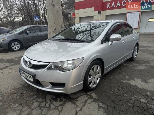 Сірий Хонда Сівік, об'ємом двигуна 1.8 л та пробігом 143 тис. км за 9300 $, фото 1 на Automoto.ua