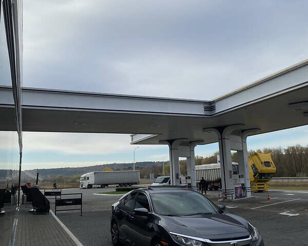 Серый Хонда Цивик, объемом двигателя 1.5 л и пробегом 170 тыс. км за 12000 $, фото 1 на Automoto.ua