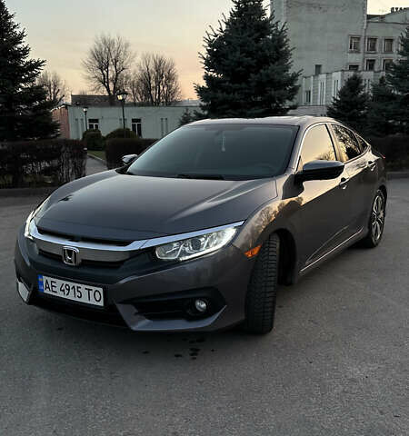 Серый Хонда Цивик, объемом двигателя 1.5 л и пробегом 92 тыс. км за 14400 $, фото 1 на Automoto.ua