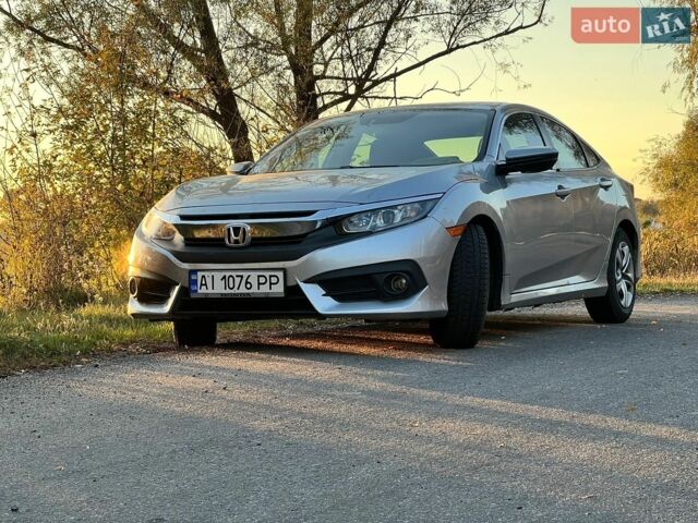 Серый Хонда Цивик, объемом двигателя 2 л и пробегом 76 тыс. км за 13000 $, фото 1 на Automoto.ua