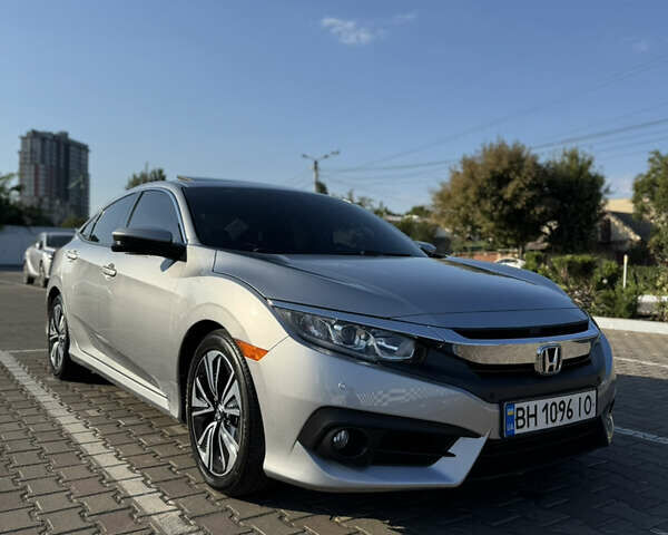 Серый Хонда Цивик, объемом двигателя 1.5 л и пробегом 72 тыс. км за 17000 $, фото 1 на Automoto.ua