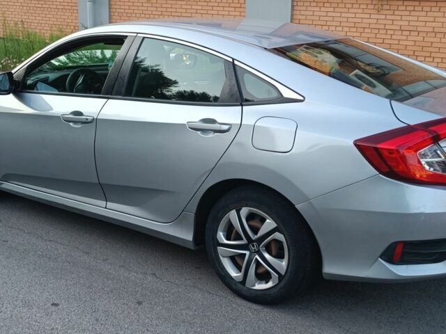 Серый Хонда Цивик, объемом двигателя 2 л и пробегом 38 тыс. км за 12500 $, фото 1 на Automoto.ua