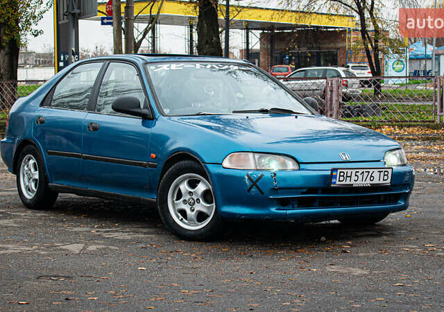 Синий Хонда Цивик, объемом двигателя 1.49 л и пробегом 330 тыс. км за 3000 $, фото 1 на Automoto.ua