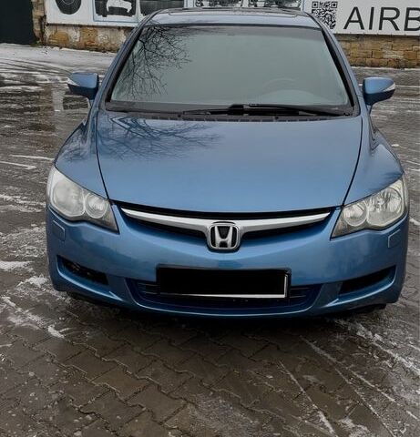 Синий Хонда Цивик, объемом двигателя 1.8 л и пробегом 242 тыс. км за 5500 $, фото 1 на Automoto.ua
