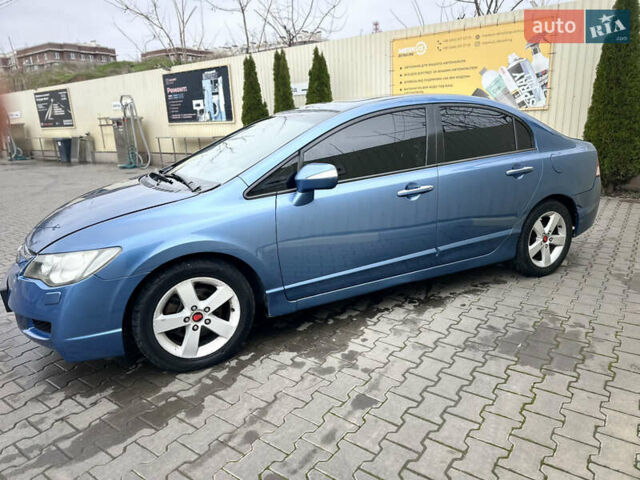 Синий Хонда Цивик, объемом двигателя 1.8 л и пробегом 241 тыс. км за 5500 $, фото 1 на Automoto.ua