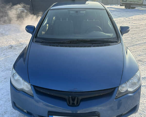 Синий Хонда Цивик, объемом двигателя 1.8 л и пробегом 220 тыс. км за 5000 $, фото 1 на Automoto.ua