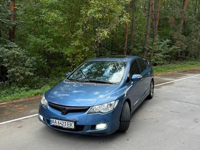Синий Хонда Цивик, объемом двигателя 1.8 л и пробегом 285 тыс. км за 6600 $, фото 1 на Automoto.ua