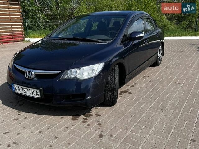 Синий Хонда Цивик, объемом двигателя 1.8 л и пробегом 211 тыс. км за 4500 $, фото 1 на Automoto.ua