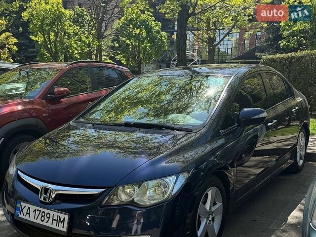 Синий Хонда Цивик, объемом двигателя 1.8 л и пробегом 242 тыс. км за 7200 $, фото 1 на Automoto.ua