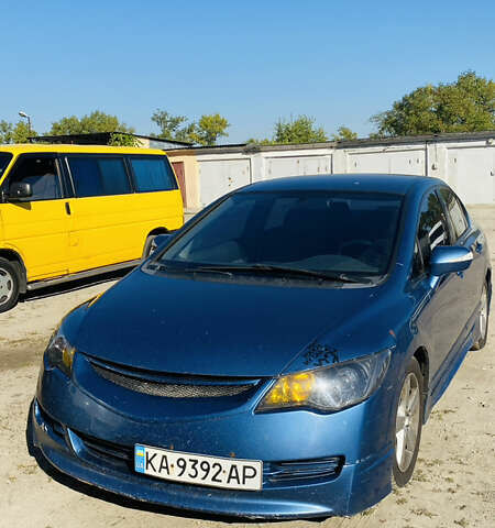 Синий Хонда Цивик, объемом двигателя 1.8 л и пробегом 290 тыс. км за 4500 $, фото 1 на Automoto.ua