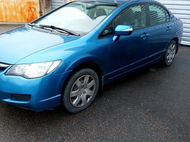 Синий Хонда Цивик, объемом двигателя 1.8 л и пробегом 215 тыс. км за 6200 $, фото 1 на Automoto.ua