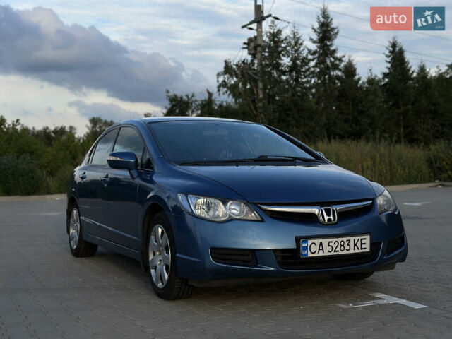 Синий Хонда Цивик, объемом двигателя 1.8 л и пробегом 184 тыс. км за 6500 $, фото 1 на Automoto.ua