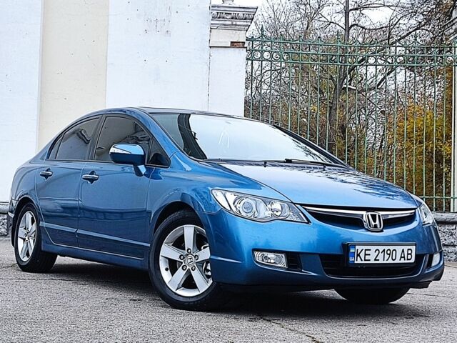 Синий Хонда Цивик, объемом двигателя 1.8 л и пробегом 249 тыс. км за 5600 $, фото 1 на Automoto.ua