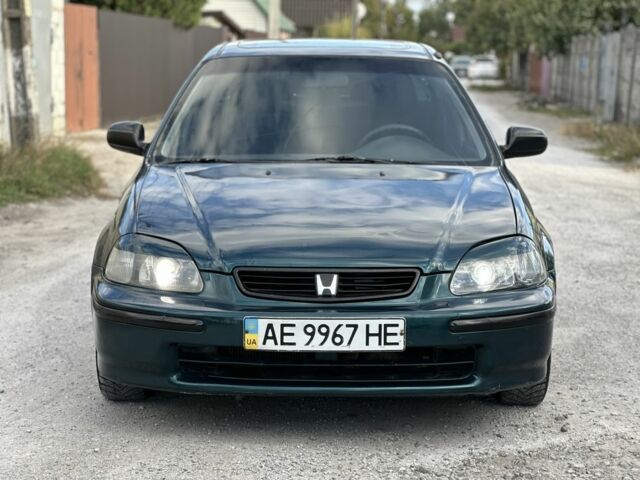 Зелений Хонда Сівік, об'ємом двигуна 1.4 л та пробігом 250 тис. км за 1800 $, фото 1 на Automoto.ua