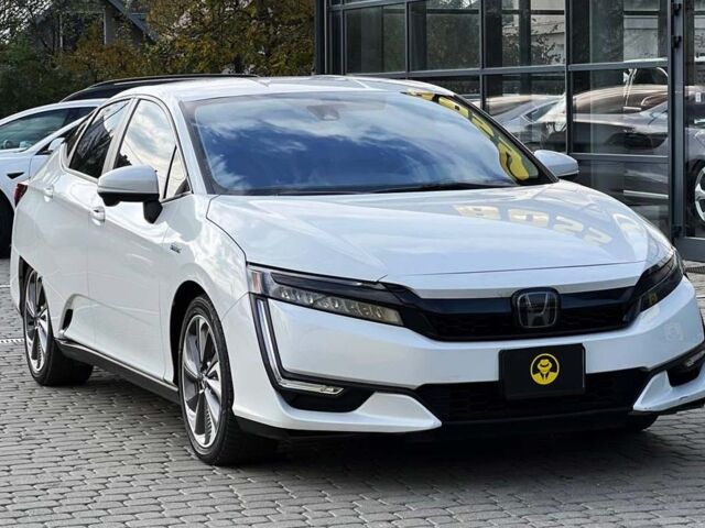 Белый Хонда Клерити, объемом двигателя 1.5 л и пробегом 122 тыс. км за 19400 $, фото 1 на Automoto.ua