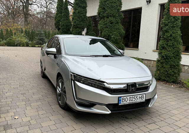 Сірий Хонда Клериті, об'ємом двигуна 1.5 л та пробігом 67 тис. км за 19000 $, фото 1 на Automoto.ua