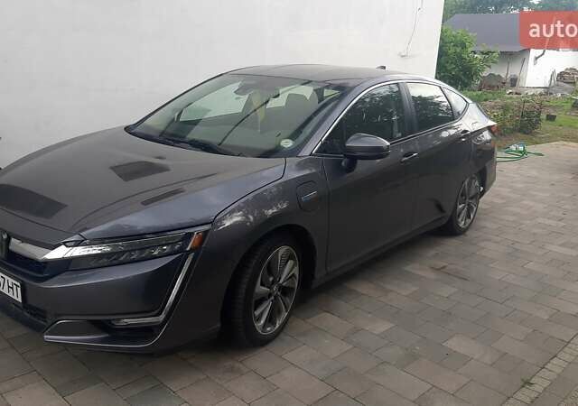 Сірий Хонда Клериті, об'ємом двигуна 1.5 л та пробігом 96 тис. км за 19500 $, фото 1 на Automoto.ua