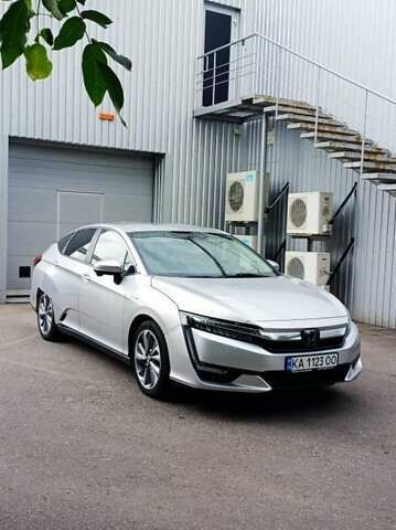 Серый Хонда Клерити, объемом двигателя 1.5 л и пробегом 208 тыс. км за 15100 $, фото 1 на Automoto.ua