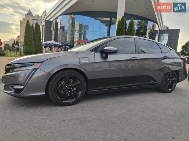 Сірий Хонда Клериті, об'ємом двигуна 1.5 л та пробігом 169 тис. км за 18900 $, фото 1 на Automoto.ua