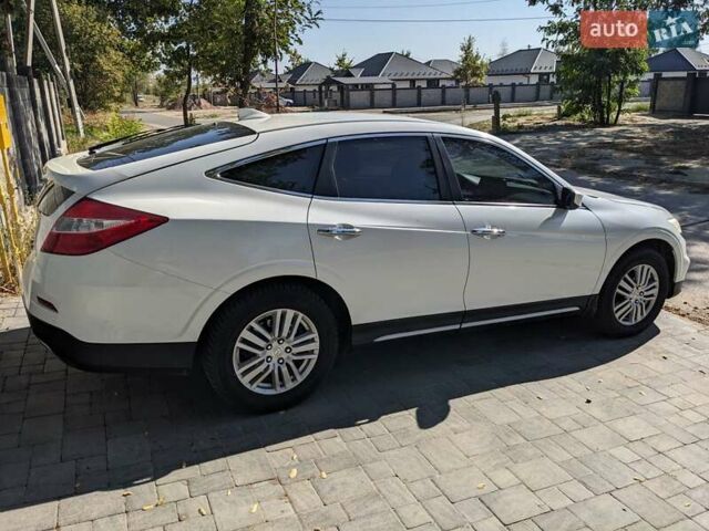 Белый Хонда Кросстур, объемом двигателя 2.36 л и пробегом 214 тыс. км за 11999 $, фото 1 на Automoto.ua