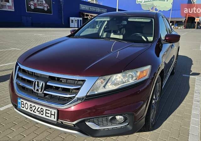 Красный Хонда Кросстур, объемом двигателя 3.5 л и пробегом 129 тыс. км за 14350 $, фото 1 на Automoto.ua