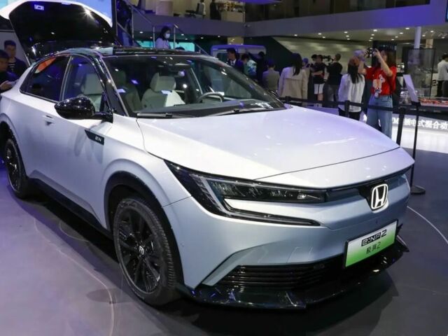 Сірий Хонда Інша, об'ємом двигуна 0 л та пробігом 1000 тис. км за 20500 $, фото 1 на Automoto.ua