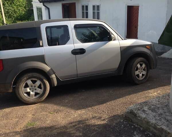 Серый Хонда Элемент, объемом двигателя 2.4 л и пробегом 192 тыс. км за 6800 $, фото 1 на Automoto.ua